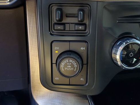 Used 2025 Ford F150 King Ranch w/ FX4 Off-Road Package image 33