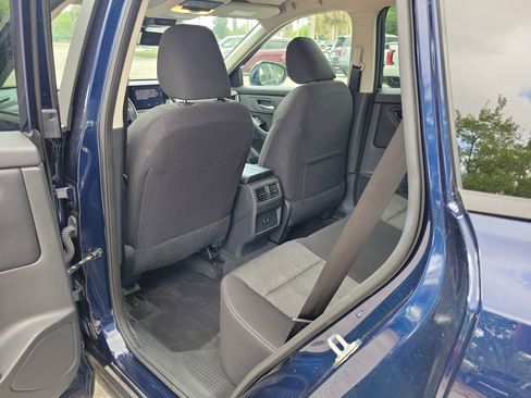 Used 2025 Nissan Rogue SV image 9