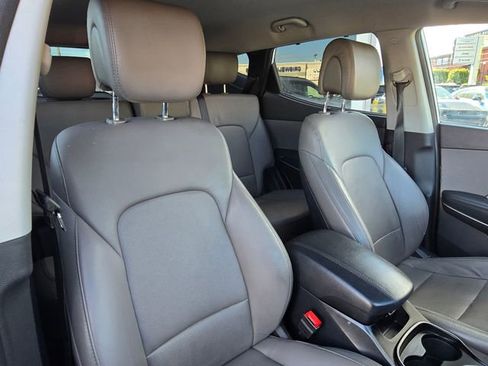 Used 2017 Hyundai Santa Fe Sport FWD image 40
