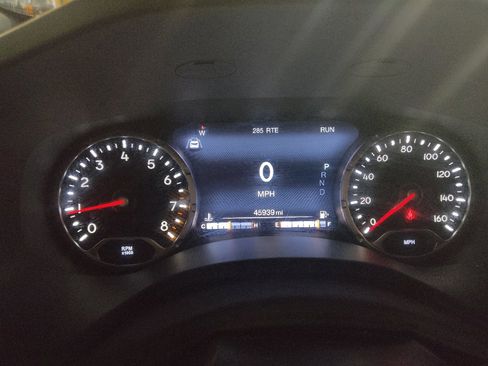 Used 2021 Jeep Renegade Latitude FWD image 23