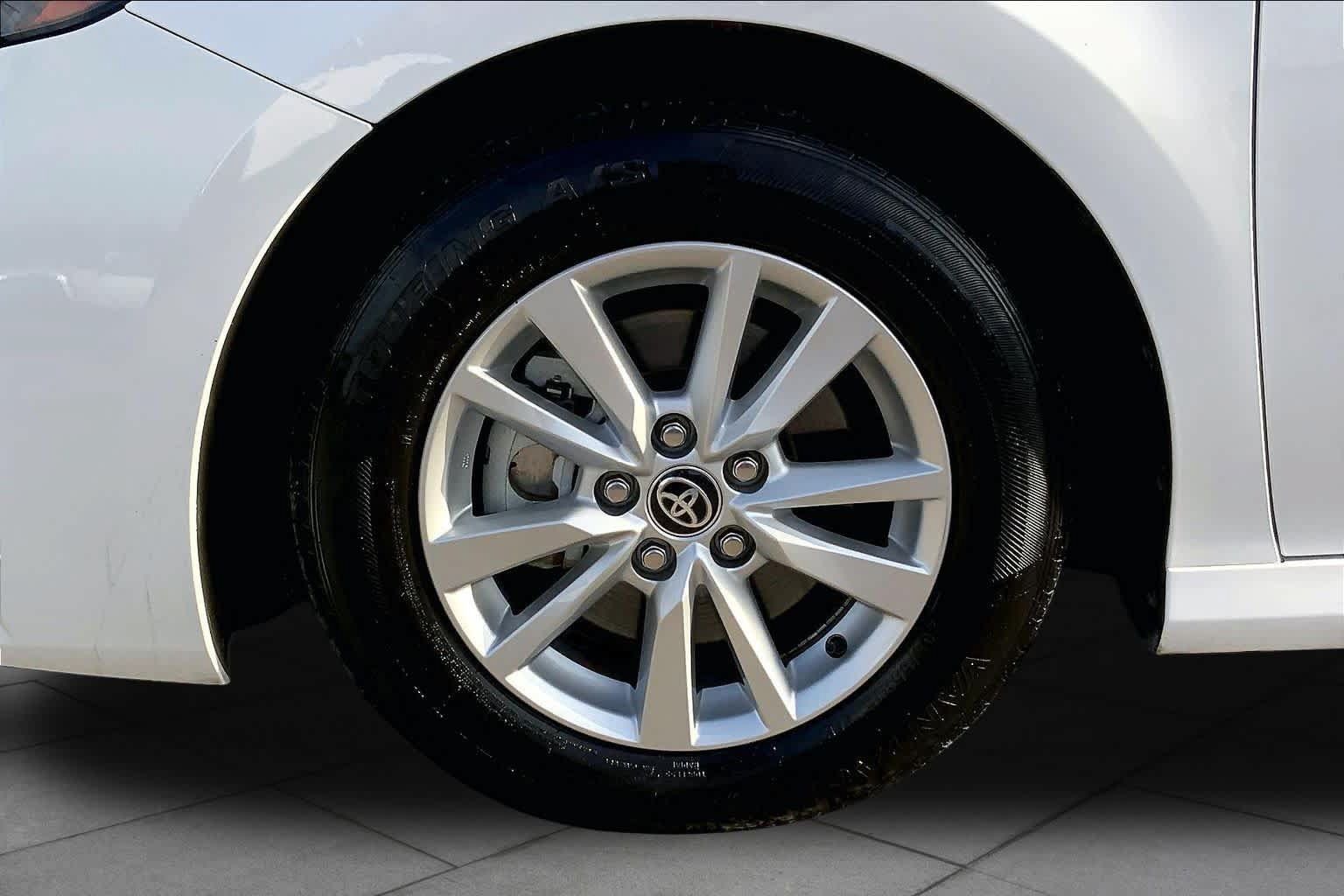 Used 2025 Toyota Camry LE FWD image 11