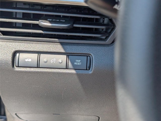 Used 2024 Nissan Altima 2.5 SV FWD image 18