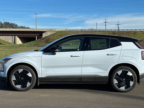 New 2026 Volvo EX30 Plus w/ Climate Package AWD/4WD image 6