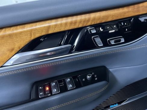 Used 2022 Jeep Grand Wagoneer Series II w/ Premium Group II AWD/4WD image 24
