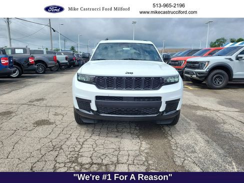 Used 2025 Jeep Grand Cherokee L Altitude AWD/4WD image 8