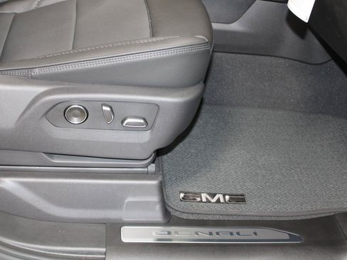 New 2026 GMC Sierra 1500 Denali AWD/4WD image 18