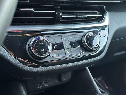 Certified 2024 Buick Envista Sport Touring w/ Convenience I Package image 27