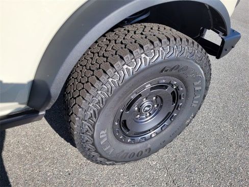 New 2025 Ford Bronco Badlands w/ Sasquatch Package image 14