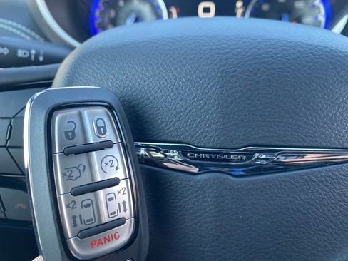 New 2026 Chrysler Pacifica Select image 47