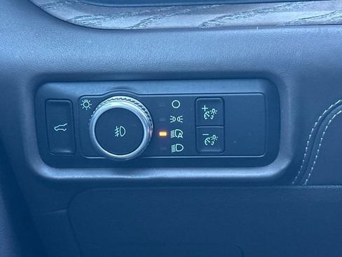 Used 2022 Ford Explorer Platinum w/ Equipment Group 601A image 34