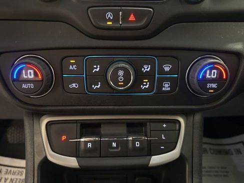 Used 2023 GMC Terrain SLE w/ Driver Convenience Package AWD/4WD image 27