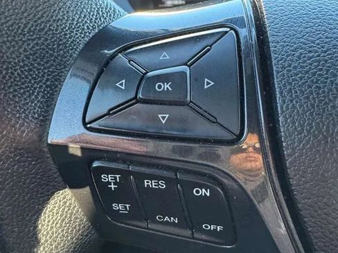 Used 2018 Ford Explorer XLT w/ Equipment Group 202A AWD/4WD image 19