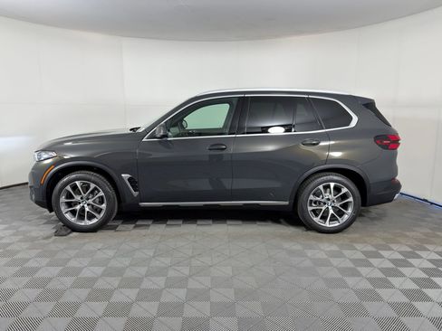 Used 2026 BMW X5 sDrive40i w/ Premium Package image 2