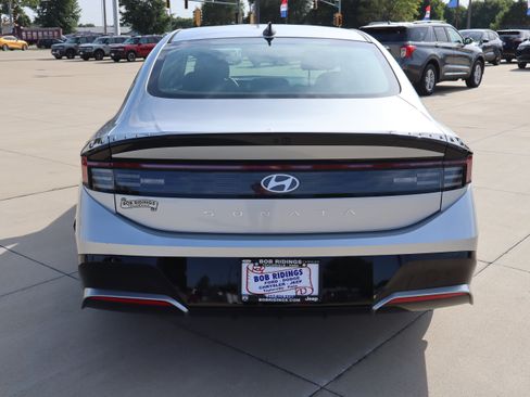 Used 2025 Hyundai Sonata SEL FWD image 6