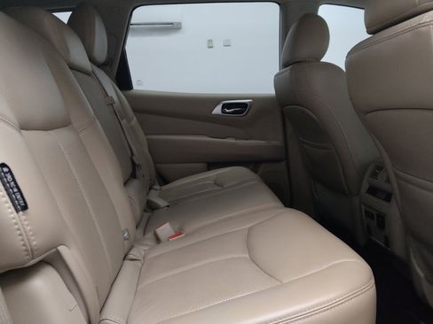 Used 2020 Nissan Pathfinder Platinum w/ Cargo Package FWD image 19