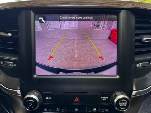 Used 2020 RAM 1500 Laramie AWD/4WD image 30