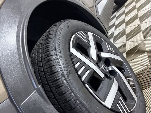 Used 2025 Nissan Kicks SV image 29