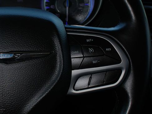 Used 2022 Chrysler 300 Touring w/ Sport Appearance Package image 23