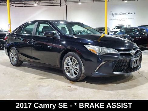 Used 2017 Toyota Camry SE FWD image 3