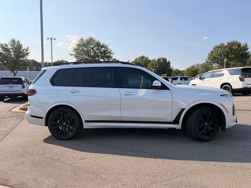 Used 2024 BMW X7 xDrive40i w/ M Sport Package AWD/4WD image 13