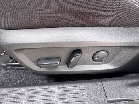 Certified 2021 Nissan Rogue SV image 12