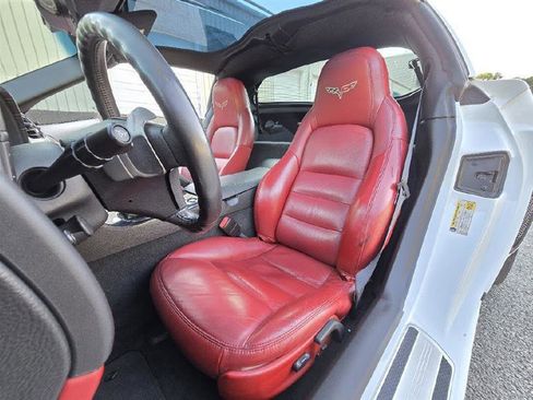 Used 2011 Chevrolet Corvette Grand Sport w/ Preferred Equipment Group RWD image 24