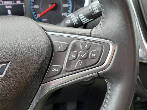 Used 2018 Chevrolet Equinox LT image 18