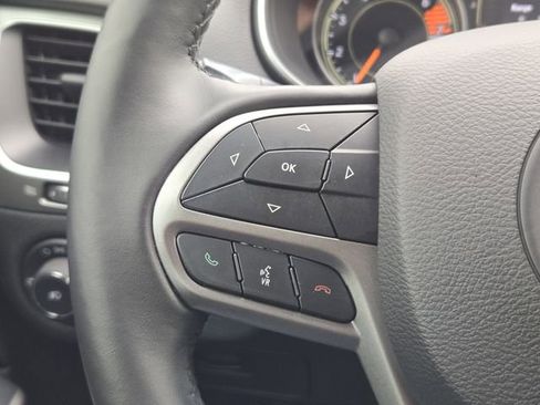 Used 2019 Jeep Cherokee Latitude Plus w/ Comfort/Convenience Group image 28