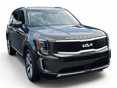 Used 2022 Kia Telluride S FWD image 2