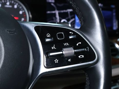 Used 2019 Mercedes-Benz E 300 4MATIC image 22