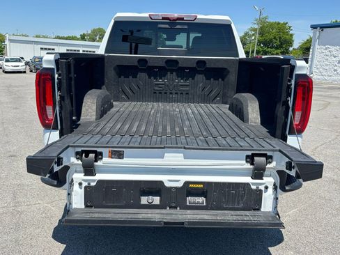 Used 2024 GMC Sierra 1500 AT4 w/ Technology Package AWD/4WD image 15
