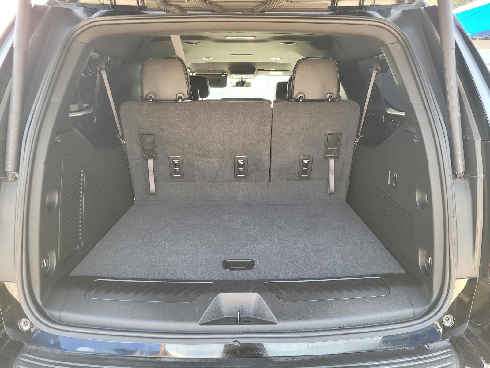 Used 2022 Chevrolet Suburban LT RWD image 14