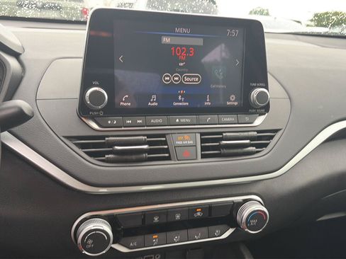 Used 2025 Nissan Altima 2.5 S FWD image 5