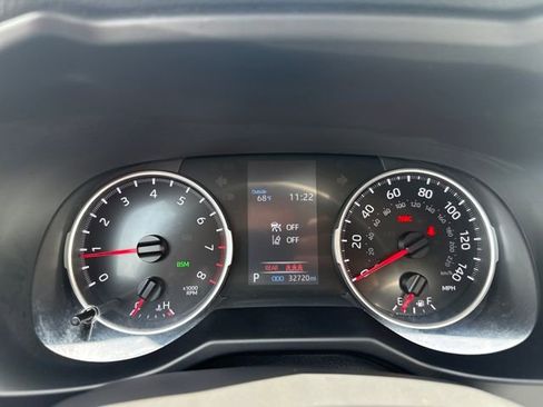Used 2022 Toyota RAV4 XLE image 17