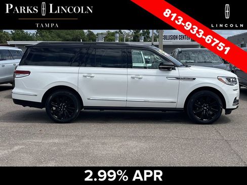 Used 2023 Lincoln Navigator L Black Label AWD/4WD image 3