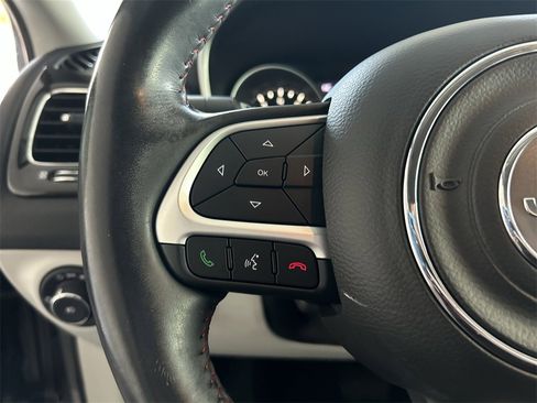 Used 2020 Jeep Compass Limited image 19