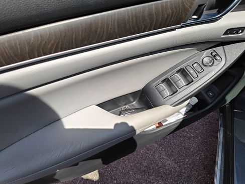 Used 2018 Honda Accord Touring image 5