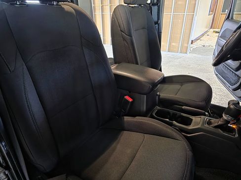 Used 2022 Jeep Gladiator Sport AWD/4WD image 19