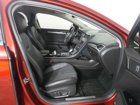 Used 2016 Ford Fusion Titanium FWD image 30