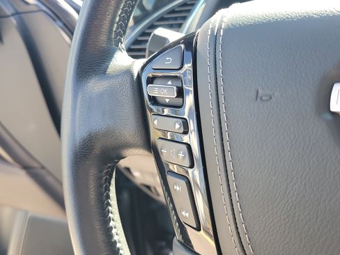 Certified 2021 Nissan Armada Platinum image 31