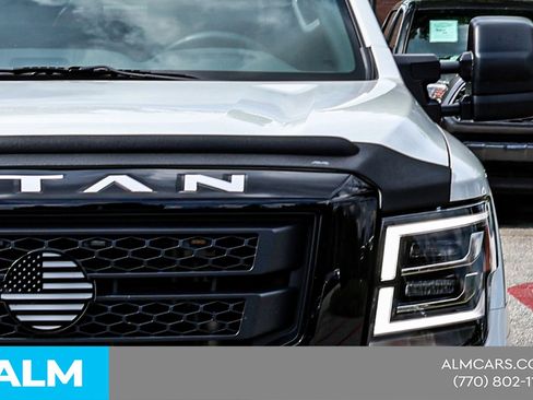 Used 2024 Nissan Titan SV w/ SV Convenience Package RWD image 15
