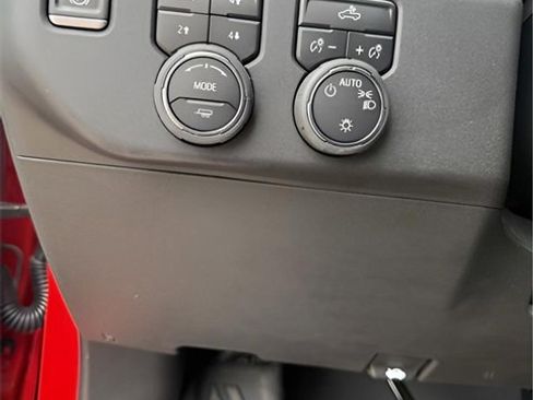 Used 2025 Chevrolet Silverado 1500 LT image 15
