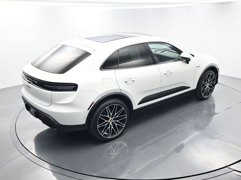 Used 2025 Porsche Macan Electric image 35