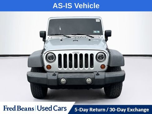 Used 2011 Jeep Wrangler Unlimited Sport image 2