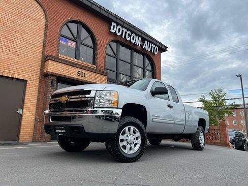 Used 2012 Chevrolet Silverado 2500 LT w/ Convenience Package AWD/4WD image 3