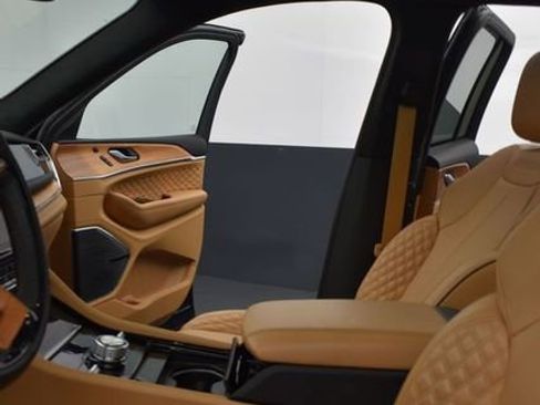 Used 2024 Jeep Grand Cherokee Summit image 10