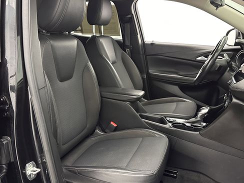 Used 2020 Buick Encore GX Select image 37