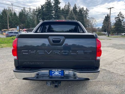 Used 2005 Chevrolet Avalanche Z71 w/ Sun And Sound Package AWD/4WD image 11