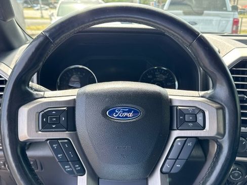 Used 2017 Ford F150 Platinum w/ Equipment Group 701A Luxury AWD/4WD image 18