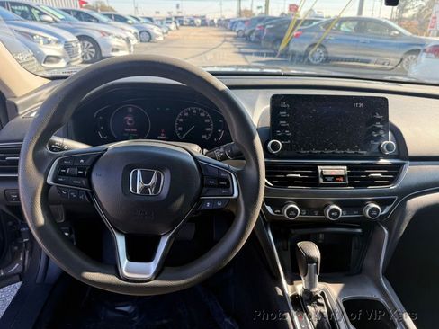 Used 2019 Honda Accord LX image 13